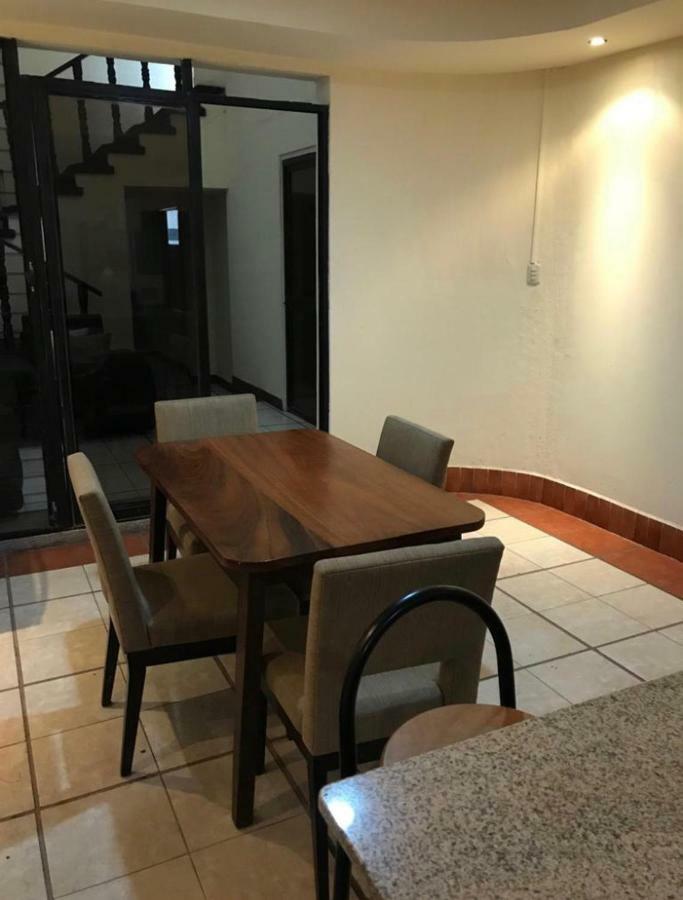Отель Casa Irma Гватемала Экстерьер фото